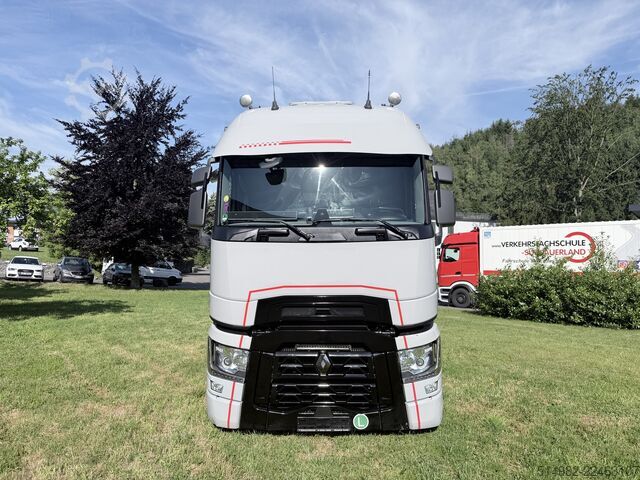 Trattore stradale volumetrico Renault 