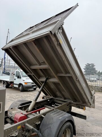 Kipper LKW Iveco DAILY 35C12