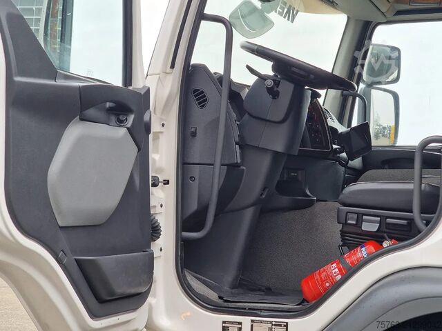 Koffer Renault D 320 4x2 - Box with sidedoors - Zepro loadlift...