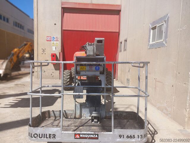 Knikarmhoogwerker Manitou 180ATJ