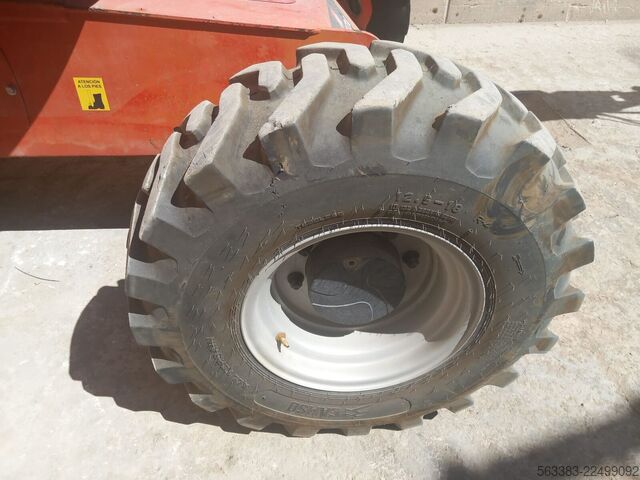 Knikarmhoogwerker Manitou 180ATJ