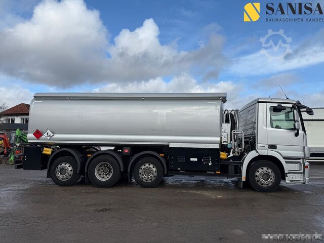 LKW mit Tankaufbau Mercedes-Benz Actros 3241/Esterer/8x2/Disel+Benzin/ADR