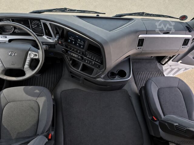 κλειστό βαν HYUNDAI  XCIENT FUEL CELL 6x 2QZHZ – 6x2