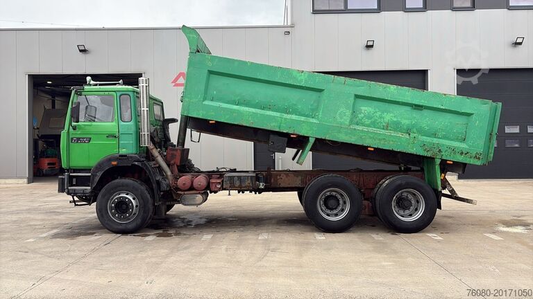 Kipper Renault G 300 MAXTER (GRAND PONT / POMPE MANUELLE / 6X4)