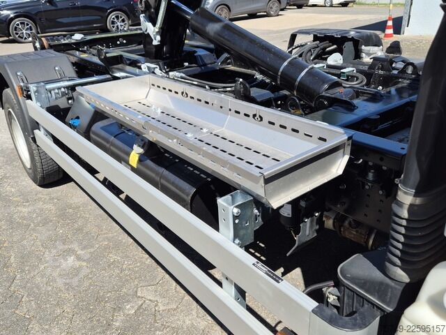 Roll-off tipper truck Fuso Canter FUSO 9C18 Duonic City Abrollkipper