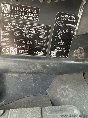Gaffeltruck Linde E30L mit teleskopierbaren Zinken