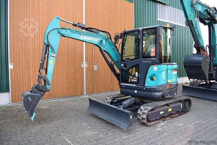 Baggerlader Sunward SWE35UF