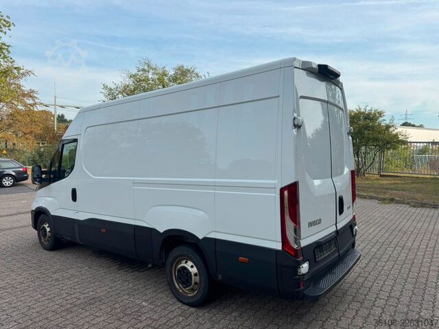 Dobozos furgon IVECO Daily 35S14 Hi-Matic Kastenwagen *Klima*Tempomat