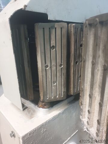 Brousicí stroj na sklo Battellino FP4