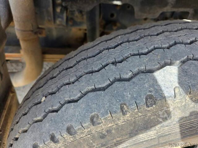 Otro IVECO 75E15 3-S-Kippoer Meilöer mit Fassi F50 Kran