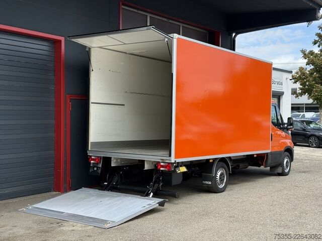 Furgão fechado IVECO Daily 35S14A Hi-Matic Klima 4,35m Ladebordwand