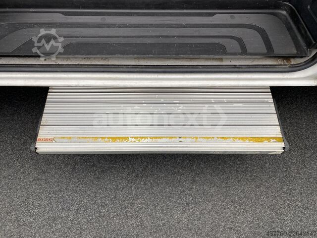 Furgon z wysokim dachem MERCEDES-BENZ Sprinter 516 *4x4* WERKSTATT+230V+AHK+LED (0815)