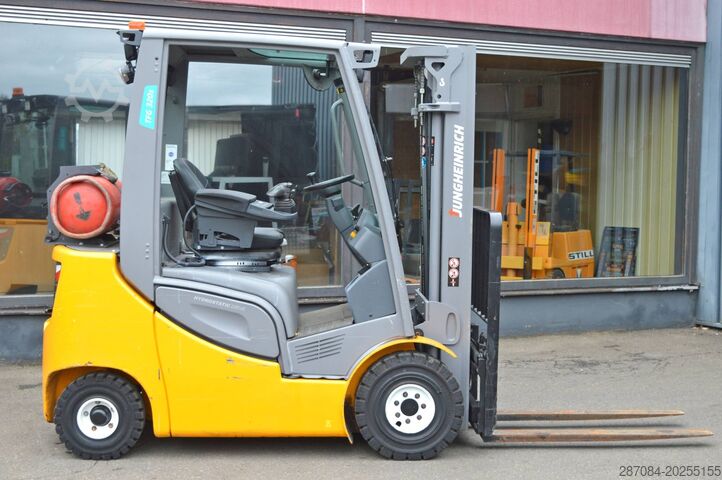 Empilhadeira de 4 rodas Jungheinrich TFG 320s