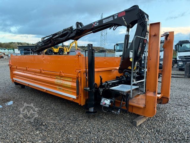 Haakarm vrachtwagen Abrollcontainer mit Hiab Kran 077 B- 3