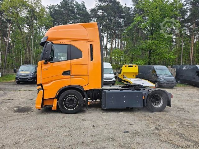 Standaard trekker IVECO 460 S-Way CNG Zylinderkopf u.a. neu