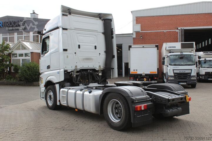 Standardowy ciągnik siodłowy Mercedes-Benz Actros 1848 MP5 Big Space Retarder MirrorCam