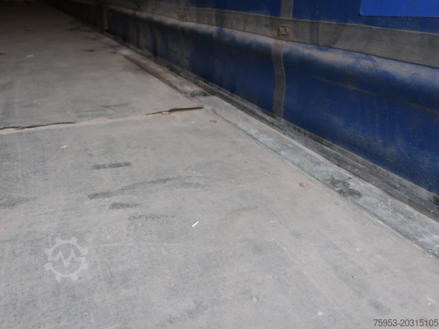 Semirremolque abierto con toldo Schmitz SCS 24 Staplerhalterung und Lenkachse