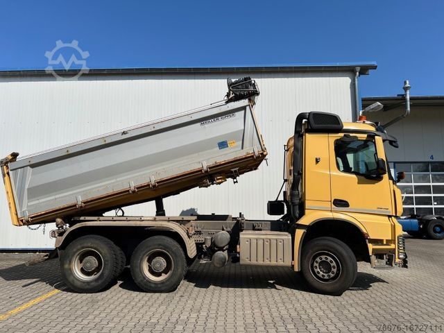 Dreiseitenkipper LKW MERCEDES-BENZ 3348 K Bordmatik Retarder Winterdienst Heizung