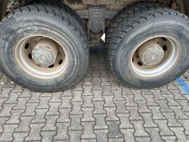 Kiepwagen MERCEDES-BENZ 3348 K Bordmatik  Retarder Winterdienst Heizung