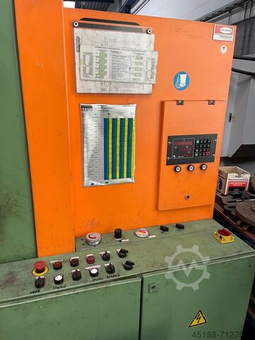 Mașină de tăiat cu ferăstrăul KASTO tip HB 420 AU KASTO HB 420 AU