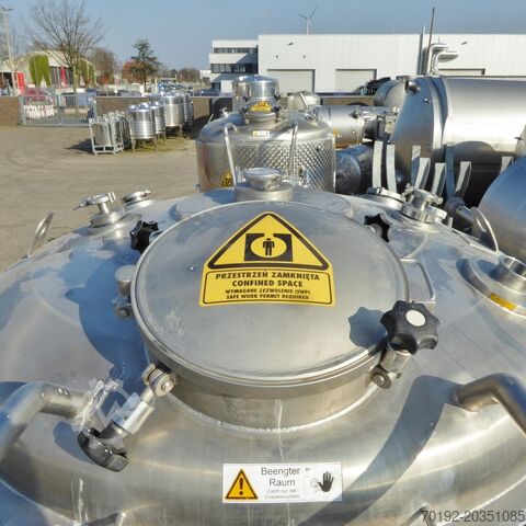 2700 liter verwarmbaar/koelbaar drukvat gemaakt van V4A Möschle 6960