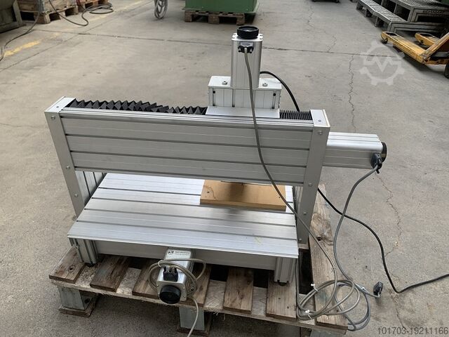 Lille bore-/fræsemaskine ISERT ELECTRONIC X 350 / Y 300 / Z 70 mm - 24000 RPM