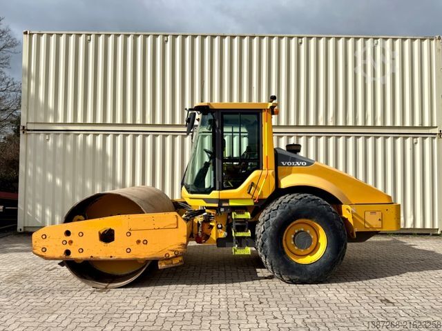 Single drum roller VOLVO SD135B / 2020 Baujahr / 2.544 Stunden