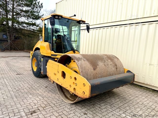 Single drum roller VOLVO SD135B / 2020 Baujahr / 2.544 Stunden