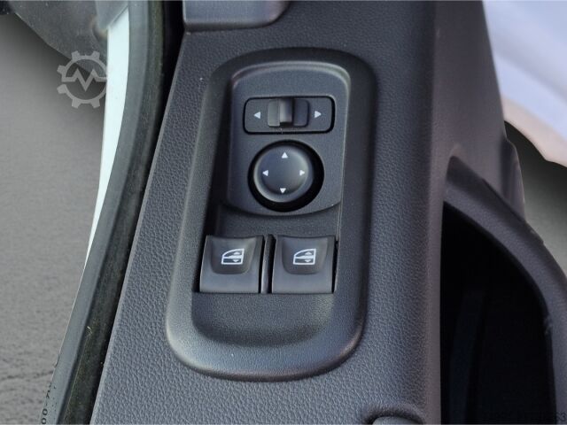 Dobozos furgon Renault Master Kasten L3H2 3,5t 2.3D*AHK Tempo PDC Klima