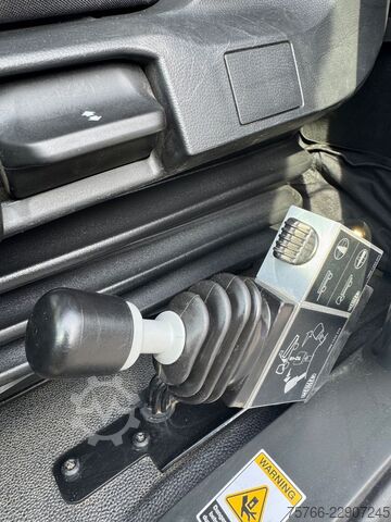 Carrinha basculante trilateral MAN TGL 8.220 / 2 x AHK / KAMERA / NAVI