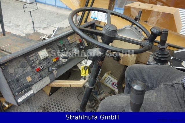 Grúa montada en camión LIEBHERR LTL 1030