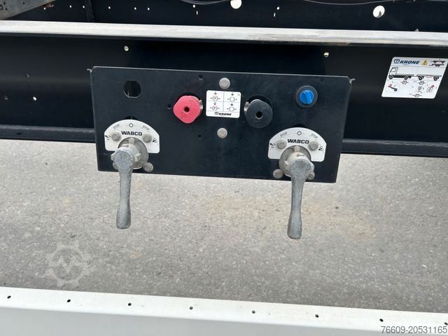 Remolque con chasis intercambiable KRONE 2 Achswechselfahrgestell, Typ: AZW 18 eL3B9