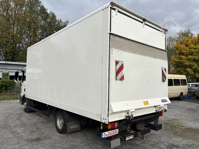 Dobozos szállítójármű emelőhátfalas, billenhető platformmal, 2x vonóhoroggal MAN TGL 8.190 BL