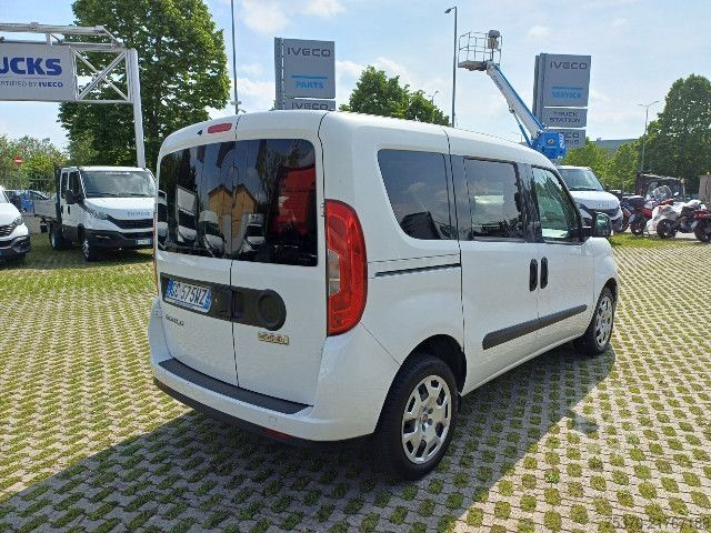 Minibus Fiat DOBLO 5 POSTI
