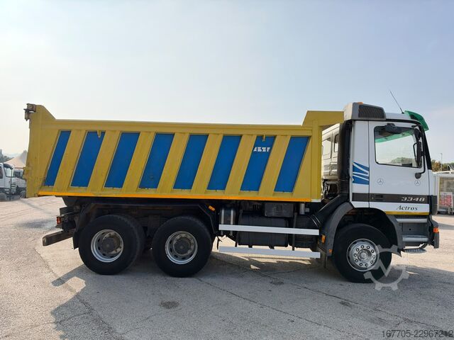 τυπική μονάδα τράκτορα Mercedes-Benz ACTROS 3348