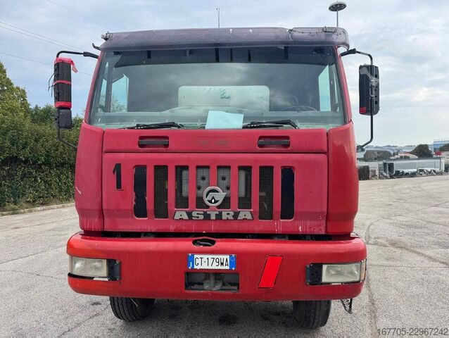 Kamion mikser za beton Astra HD7 84.38