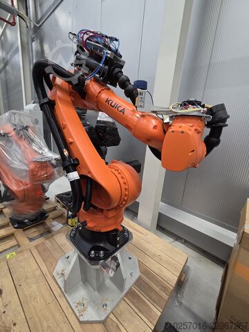 Robot industriel KUKA KR 30 R2100
