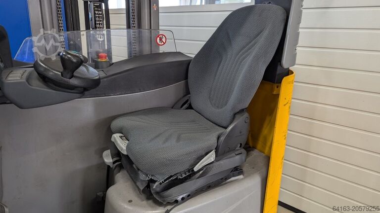 Chegada do camião Jungheinrich ETV 216 E GE 115 620 DZ