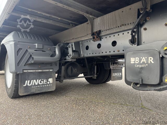 Atego 818 fourgon 6,15 m, hayon élévateur 1,5 t, automatique. Mercedes-Benz Atego 818 Koffer 6,15m LBW 1,5to. Autom.