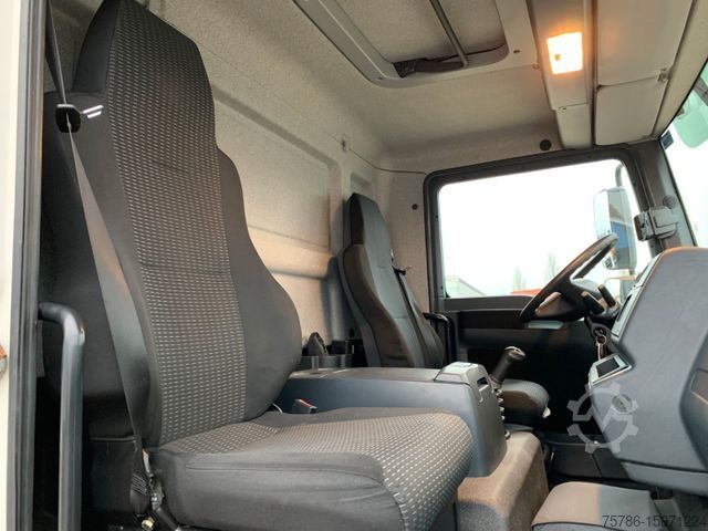 Ponyvával szerelt furgon MAN TGL 8.180 BL/ Schiebegardine/ AHK/ Euro5