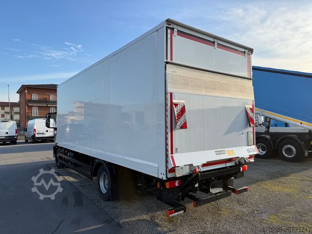 FURGÃO FECHADO COM PLATAFORMA HIDRÁULICA IVECO EUROCARGO 160-280