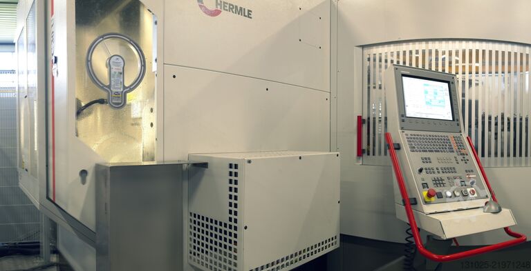 Verticale bewerkingscentrum HERMLE C30U + ZM157 tooling magazine