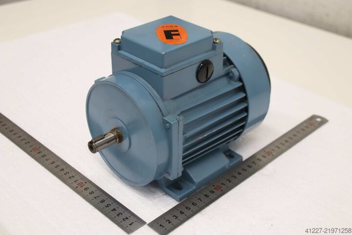 Elektromotor 0,4/0,1 kW 1390/690 t/min ASEA MT71 B14-4/8