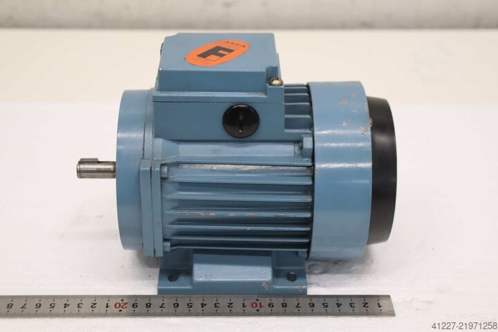 Elektromotor 0,4/0,1 kW 1390/690 t/min ASEA MT71 B14-4/8