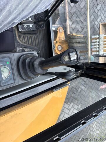  Caterpillar 302.7 Powertilt | 1331 Hours | 2019 |