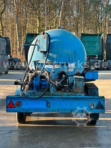 Tanker trailer Strassmayr Schäfer TS 3000 Asphalt Tankanhänger