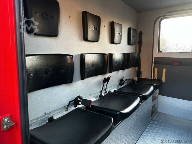 Testreszabott furgon MERCEDES-BENZ 711 D 4x2 Feuerwehr