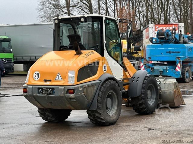 Kerekes rakodó LIEBHERR L506C Schaufel/Palettengabel