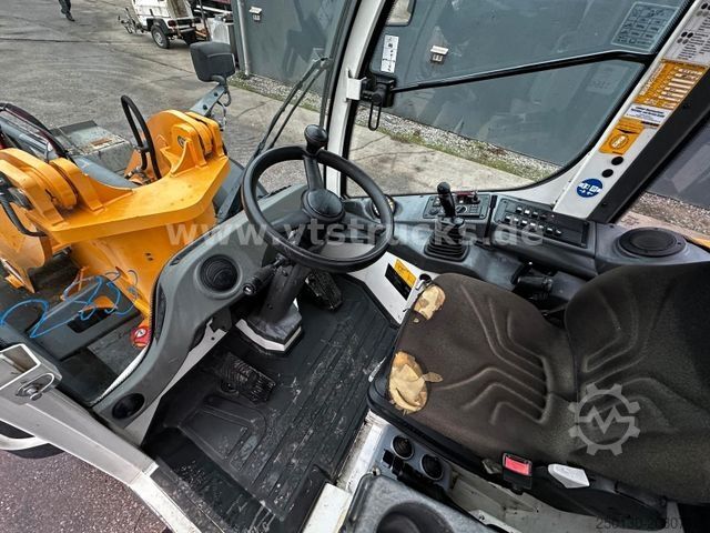 Kerekes rakodó LIEBHERR L506C Schaufel/Palettengabel