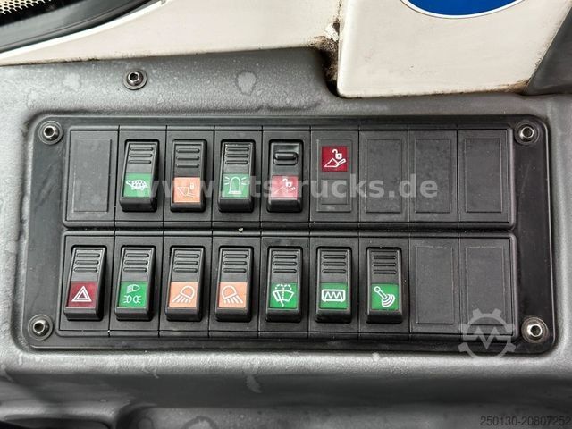 Kerekes rakodó LIEBHERR L506C Schaufel/Palettengabel